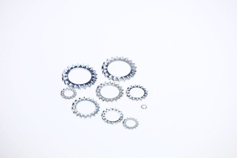 Toothed/serrated lock washers